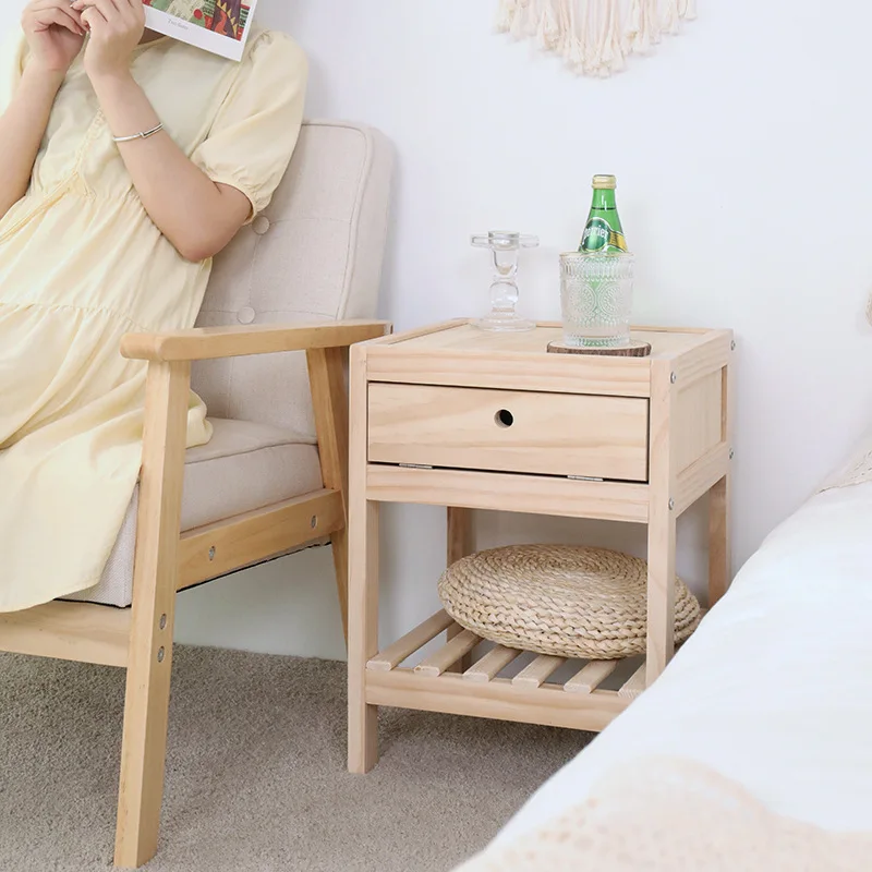 ארונית מעץ מלא נורדי יומן ליד המיטה ארון קטן פשוטה מודרני השולחן שליד המיטה בחדר השינה ליד המיטה לאחסון.